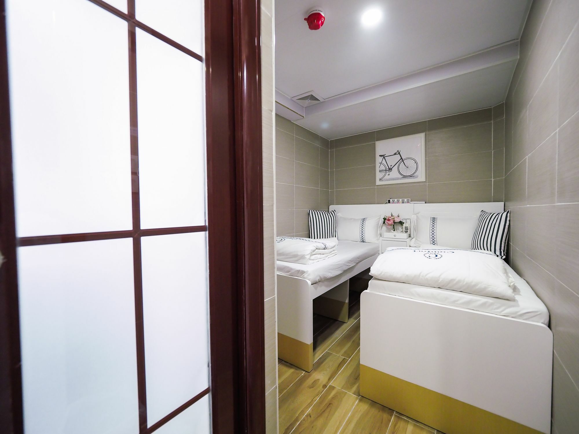 Hk International Hostel Tsim Sha Tsui  Екстериор снимка